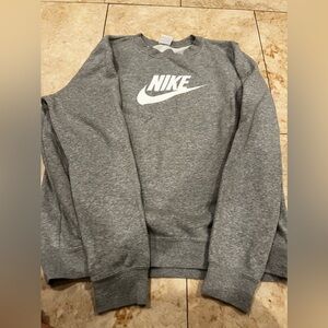 NIKE SWEAT SHIRT SIZE LARGE WORN ONCE COLOR GREY